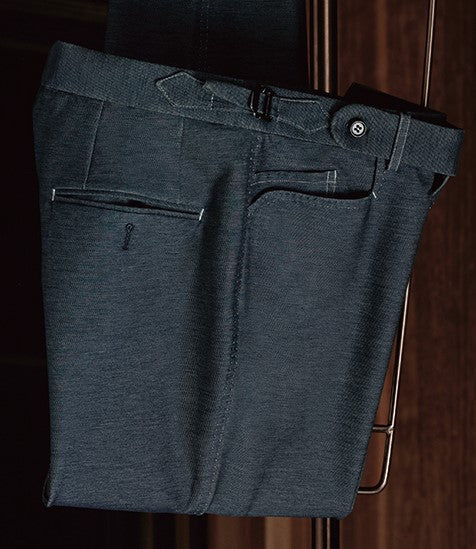 Surchemise en laine bleu marine et pantalon bleu marine