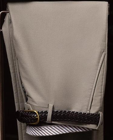 Veste croisée bleu sarcelle et pantalon beige