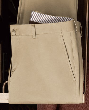 Blazer rouille et pantalon beige classique